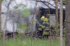 Tyhjillään ollut saunarakennus paloi lauantai-iltana Kyrössä. Kuva: Simo Päivärinta