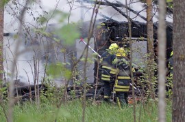 Tyhjillään ollut saunarakennus paloi lauantai-iltana Kyrössä. Kuva: Simo Päivärinta 