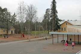 Pöytyän kouluselvityksen odotetaan valmistuvan vuoden loppuun mennessä. Kyrön kouluun odotetaan laajennusta parin vuoden päästä.