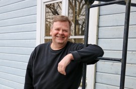 Markku Hongisto oli aikoinaan kokoomuslainen. 10 Venäjällä vietetyn vuoden jälkeen hän tuli takaisin Suomeen ja totesi, että Suomen kommunistinen puolue on työmiehelle paras.