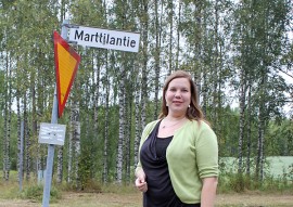 Carita Maisila palasi Marttilan kunnanjohtajaksi tiistaina. Kuva tosin on otettu Aurassa, mistä löytyi sopivasti Marttilantie Kuuskosken vierestä.