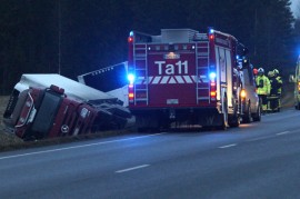 Yhdistelmä suistui tien pientareelle. Kuva: Simo Päivärinta