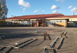 Auran yhtenäiskoulussa sattui perjantai-iltapäivänä välikohtaus. Tilanne rauhoittui poliisipartion tultua paikalle.