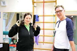 Kuntoutusaseman fysioterapeutit Jaana Mäkynen ja Juha Karppanen kehuvat työnantajaansa Auran SPR:n paikallisosastoa hyvistä työtiloista ja työolosuhteista.