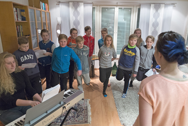 E1-05 Tarunhohtoinen joulu -konsertti