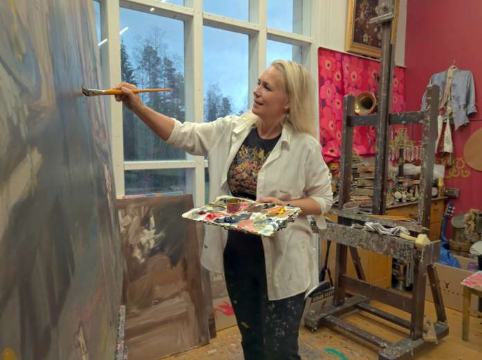 Johanna Oras peruu kevään tapahtumansa, muun muassa Logomoon 7.4. avattavaksi suunnitellun näyttelyn.
