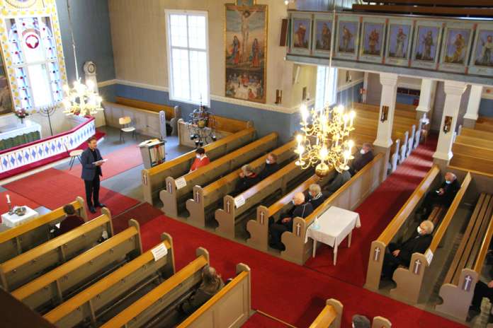 Tarvasjoen kirkossa kuultiin viime torstain tilaisuudessa seurakuntalaisten ajatuksia kappeliseurakunnan mahdollisesta lakkauttamisesta.