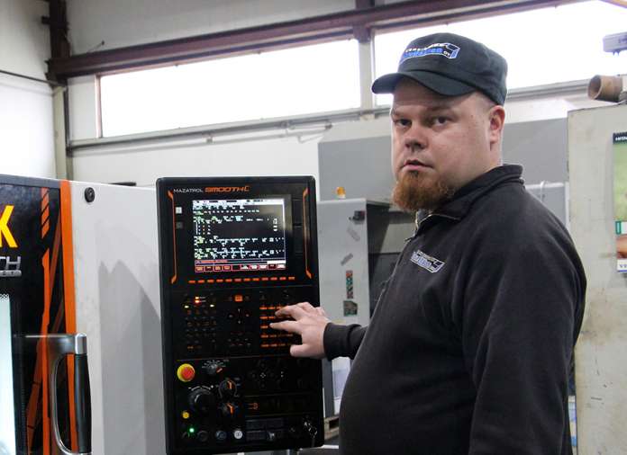 Koneistamo Vehviläisen Petri Vehviläinen on Varsinais-Suomen vuoden nuori yrittäjä. Uusi CNC-sorvi on yrityksen viime vuoden investointeja.