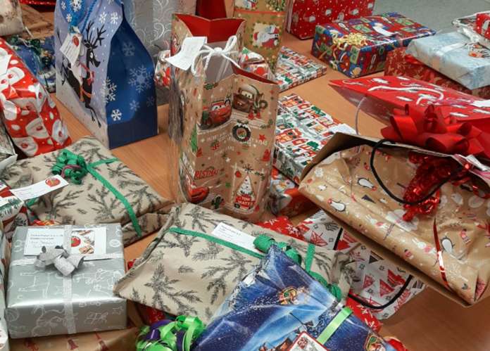Kaikki keräykseen anonyymeillä listoilla ilmoitetut 174 lasta tai nuorta tulevat saamaan joululahjan. Kuva: Marjut Wallin