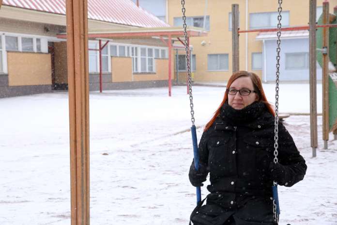 Joulukuussa aloittanut Tiina Rantamaa on ensimmäinen koululla työskentelevä nuorisotyöntekijä Aurassa.