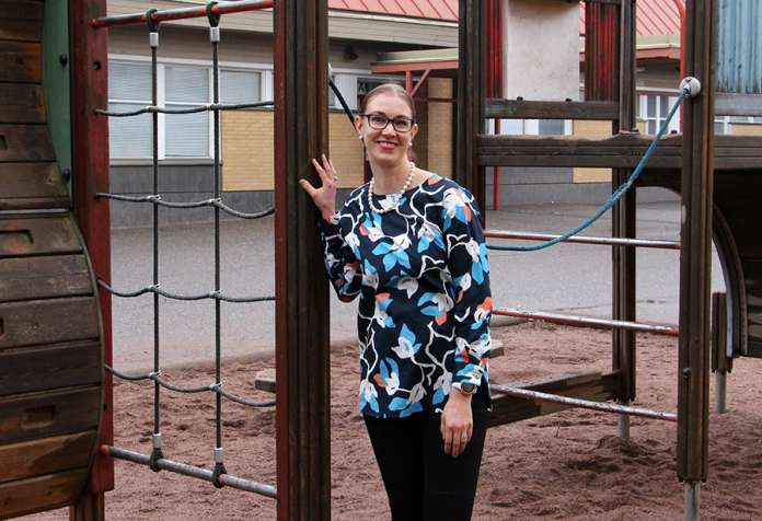 Sanni Rantalainen haluaa olla rehtorina helposti lähystyttävä. Rantalainen aloitti Auran yhtenäiskoulun rehtorina toukokuun alussa.