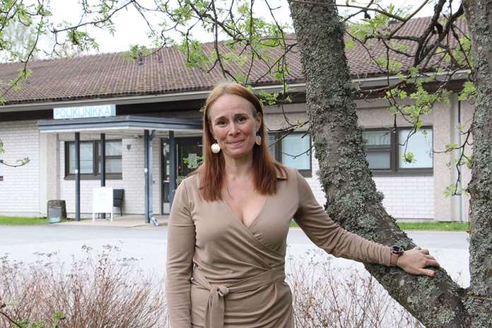 Katja Virta on ennättänyt toimia Pöytyän kansanterveystyön kuntayhtymän johtavana lääkärinä kolme viikkoa. Hän on vaikuttunut kuntayhtymän nykyaikaisuudesta ja näkee kuntayhtymällä tulevaisuutta sotenkin aikana.