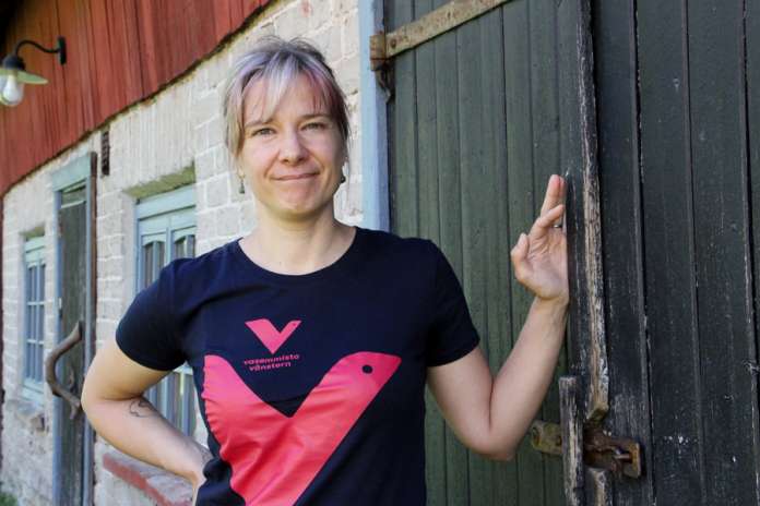 Jenni Päätalo kertoo olleensa aina yhteiskunnallisista asioista kiinnostunut. Vasemmistoliitossa yhdistyy hänen mielestään hyvin ihmisten ja luonnon hyvinvointi.