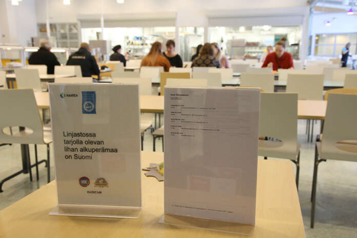 Kouluterveyskyselyistä on toistuvasti noussut esiin, että kouluruoka maistuu auralaisille oppilaille huonommin kuin naapurissa Pöytyällä tai Varsinais-Suomessa keskimäärin. Sivistyslautakunta kävi viime perjantaina testaamassa kouluruuan, eikä löytänyt isompaa moitittavaa.