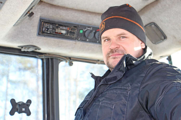 Sauli Rekon mukaan parasta aurausurakoinnissa on vapaus päättää monista työjälkeen vaikuttavista asioista, joskin päätökset pitää tehdä kelien ja yhteiskunnan aikataulujen puitteissa.