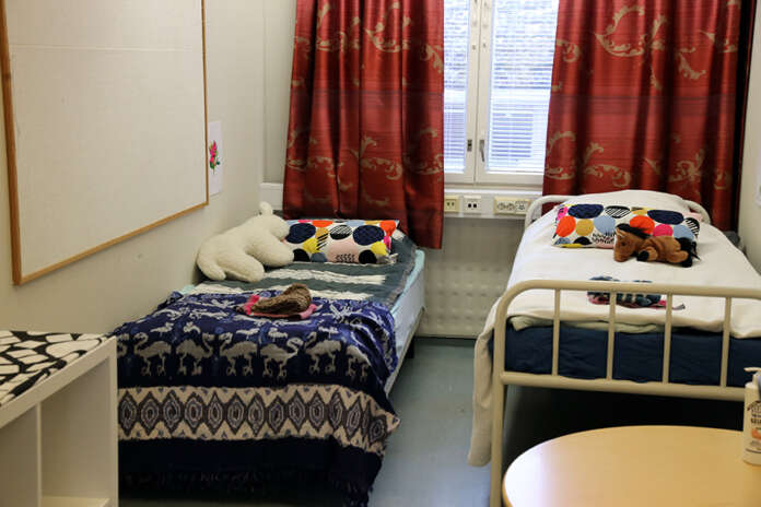 Tarvalaan saatiin talkoovoimin ja lahjoitustavaroin viikonlopun aikana rakennettua majoituspaikkoja Ukrainasta paenneille. Sunnuntaina saapuivat jo ensimmäiset vieraat.