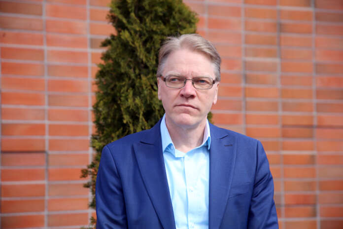 Pöytyän kunnanjohtaja Mika joen mukaan kunta tulee olemaan tiiviissä yhteistyössä elyn kanssa, kun irtisanottavien tukitoimia suunnitellaan. (Kuva: AVL arkisto/Asko Virtanen)