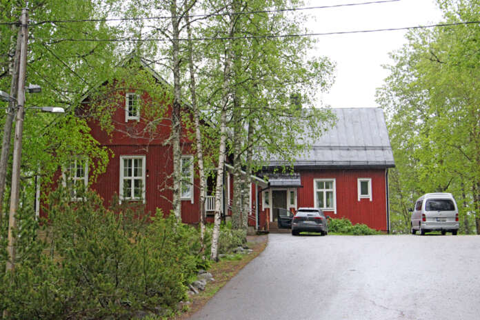 Heikinsuon Kyläyhdistyksen suunnitelma koulukiinteistön ja sen rakennuskannan jatkokäytöstä on kyläkilpailun tuomariston mielestä kunnioitettava asia.