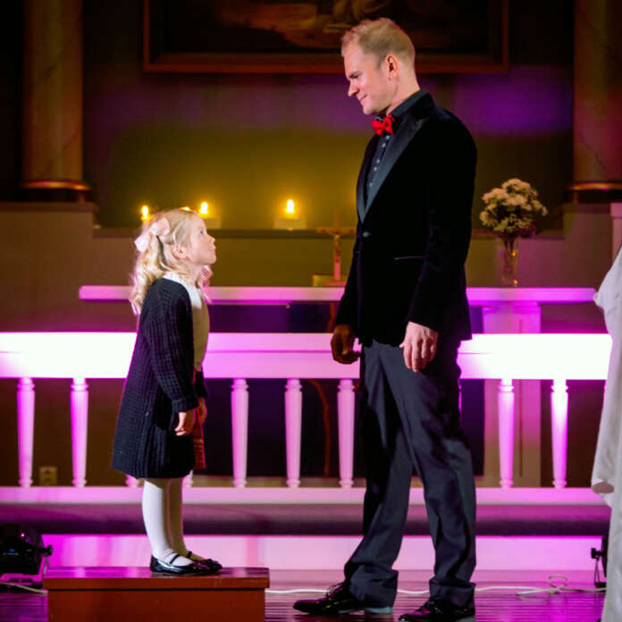 Mikko ja Emelia Mäkeläinen konsertoivat Tarvasjoen kirkossa sunnuntaina 11.12. klo 16. (Kuva: Jouni Nieminen)