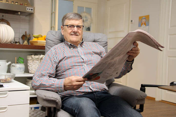Kalevi Ali-Keskikylä aloitti yrittäjänä 50 vuotta sitten. Nykyisin toiminta on sen verran pienimuotoista, että jää jo aika lehtien lukemiseenkin.