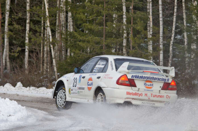 Erkka Korpiaho kaasutteli voittoon Marttilassa sunnuntaina ajetussa Southwest Motorsport Rallispecial -kilpailussa. (Kuva: Simo Päivärinta)