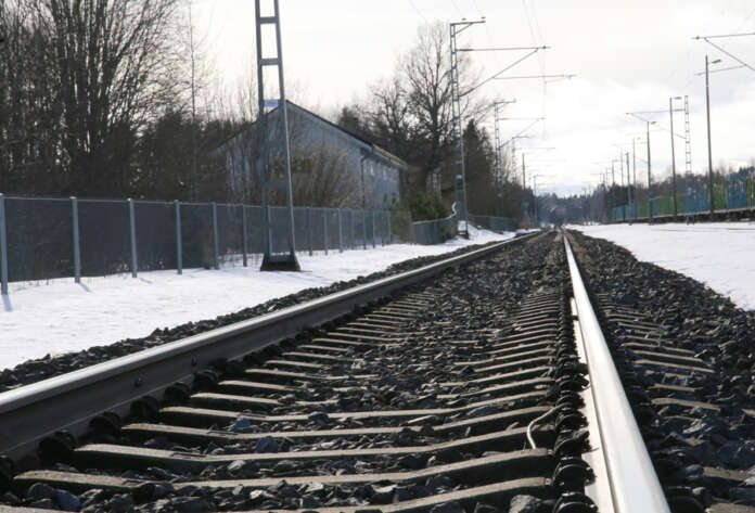Lähijunaliikenteen taloudellinen tukeminen saa auranmaalaisilta eduskuntavaaliehdokkailta enemmän kannatusta kuin tunnin junan toteuttamisen kirjaaminen hallitusohjelmaan. Viime viikolla eivät liikkuneet mitkään junat VR:n lakon vuoksi.