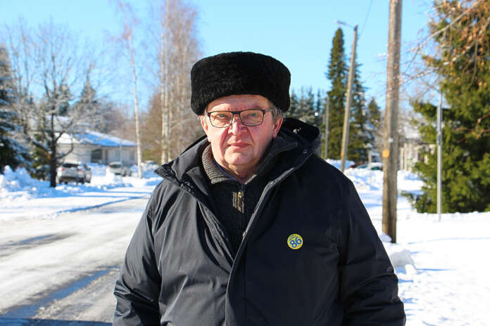 Lauri Heikkilä sanoo suuntaavansa kesää kohti positiivisin mielin. Maanviljelyn parissa alkavat kohta kevätkiireet ja kunnallisessa päätöksenteossa on luvassa mielenkiintoisia hetkiä, kun Marttilalle ryhdytään valitsemaan uutta kunnanjohtajaa.