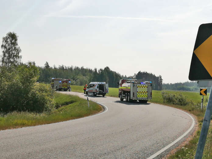 Moottoripyöräilijä loukkaantui törmättyään peuraan Koskella Hämeentiellä perjantaina aamupäivällä.Kuva: Simo Päivärinta