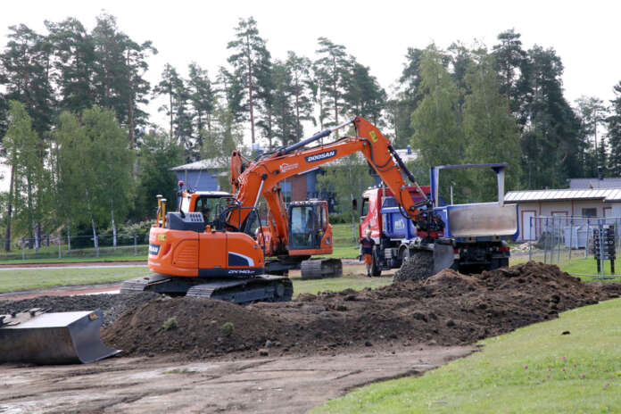 Marttilan urheilukenttä on tällä hetkellä kunnostustöiden alla ja käyttökiellossa. Muun muassa kentän kuivatusta ja hulevesijärjestelmiä on remontissa paranneltu.