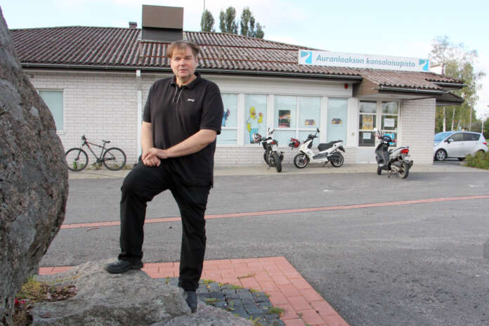 Valtio suunnittelee leikkauksia kansalaisopistojen valtionosuuksiin. Auranlaakson kansalaisopiston rehtori Ilkka Virta kertoo, että ainakaan vielä hän ei ole saanut kehoitusta ruveta miettimään säästökohteita.