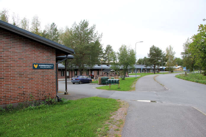 Marttilassa tutkitaan, millä keinoin vanhusten asunnot saataisiin pidettyä helleaikaan viileinä ja mitä tarvittavat viilennyslaitteistot maksaisivat.