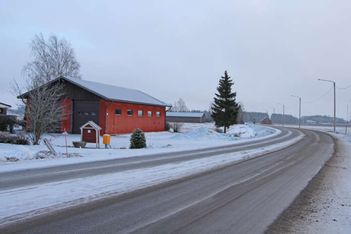 Koskelaisten mielestä Koskentie on vaarallien pyöräilijöille sekä jalankulkijoille.