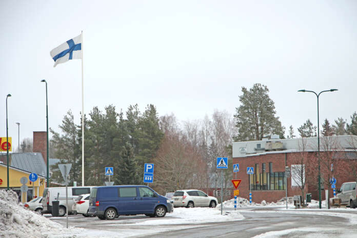 Kyrön keskustassa liputettiin 28.2. Kalevalan päivän kunniaksi.