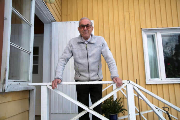10387727_ Olli Urmaksen isä, Toivo Urmas, perusti Santion sahan välirauhan aikana vuonna 1940. Sahan naapuriin nousi myös perheen talo. Samassa talossa Olli Urmas asuu edelleen puolisonsa kanssa.