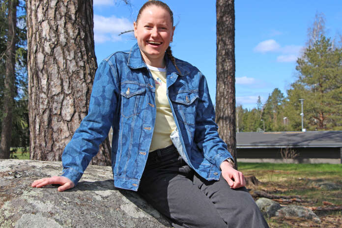 Johanna Matintalo lomaili vanhempiensa luona Pöytyällä aiemmin keväällä ennen kesän treenikauden käynnistymistä. Kuva: Timo Koskensalo