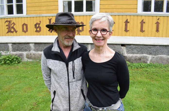 Koskipirtillä puuhailevat nykyään Päivi Harttunen ja Antti Hyppänen. Harttunen pyörittää kahvilaa ja Hyppänen tukee toimintaa leipomalla mm. suolaiset piirakat kahvilan pöytään tarjottavaksi.