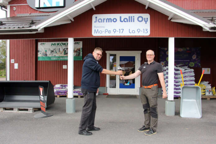 Jarmo Lalli oy:ssa viestikapula vaihtuu, kun Jani Irri aloittaa uutena yrittäjänä. Jarmo Lalli siirtyy palvelun tuottajasta sen käyttäjäksi.