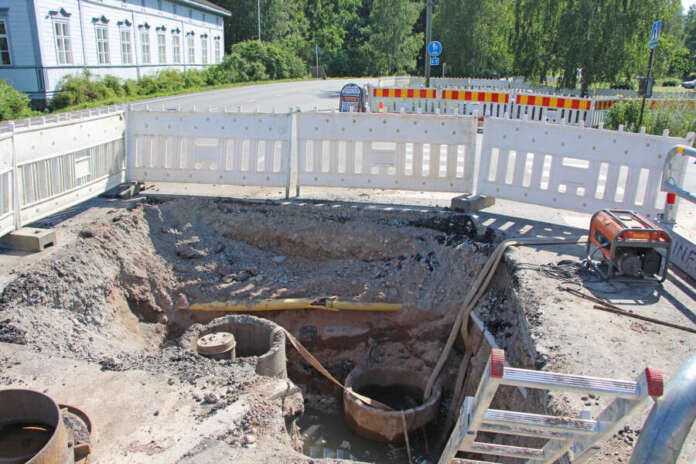 Putki Kesällä 2025 Riihikoskella uusittiin putkilinja, joka johtaa Turuntietä sivuten Myllykujalle ja Yläneentien vartta Riihikosken yhtenäiskoulun luo.